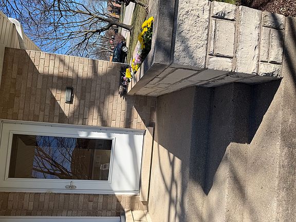 3rd image of 7636 W Rosedale Ave