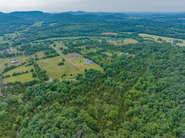 2491 Bradyville Rd, Readyville, TN 37149