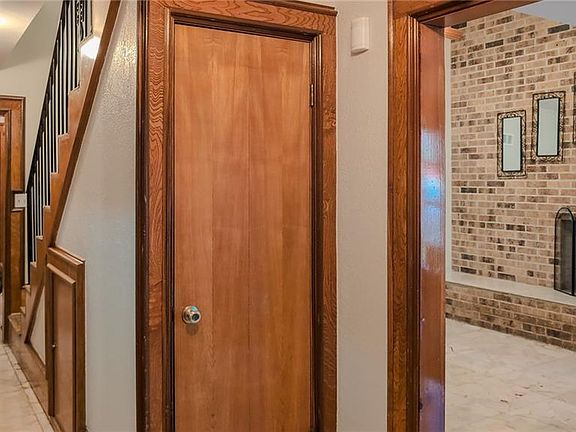 5th image of 2106 Ash Cir