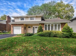 23 Driftwood Dr, Port Washington, NY 11050