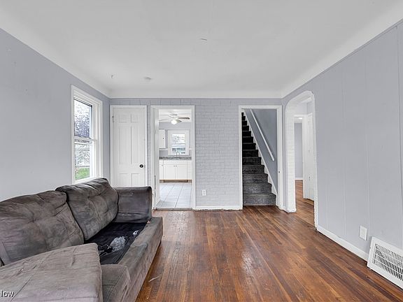 4th image of 12821 Oak Park Blvd