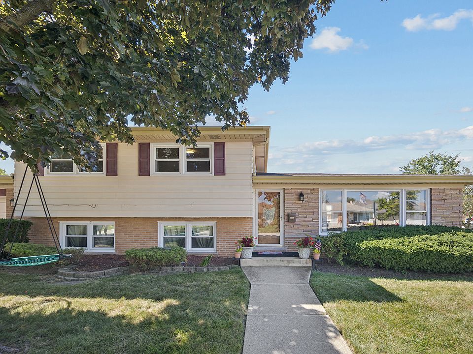 1st image of 8157 N Root Ct