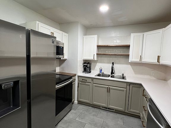 3rd image of 326 Prospect Dr
