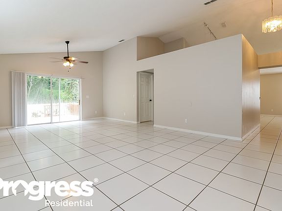3rd image of 4434 King Edward Dr