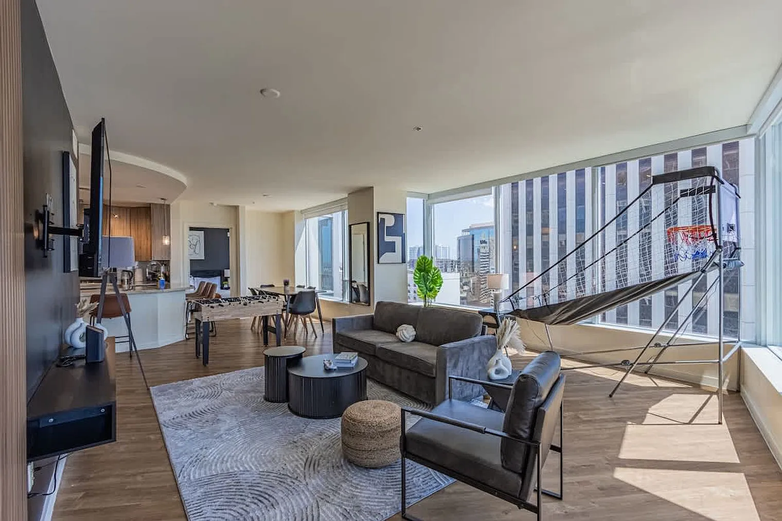 2 bed, 2.0 bath, 1399 sqft, $6,400 — Photo 3