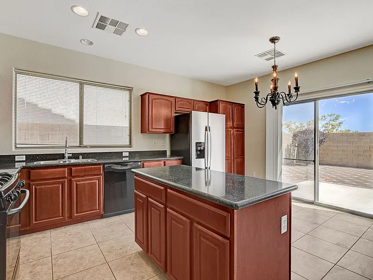 10649 Tuckermans Ave — Photo 10