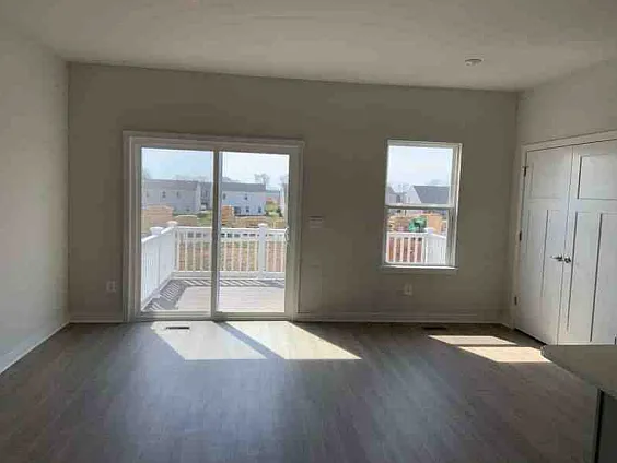 289 Huntwell West Ave — Photo 16