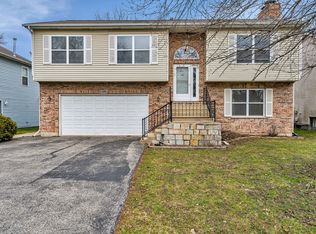 1406 Teakwood Ln, Crystal Lake, IL 60014