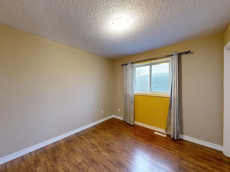 961 Blythwood Rd — Photo 25