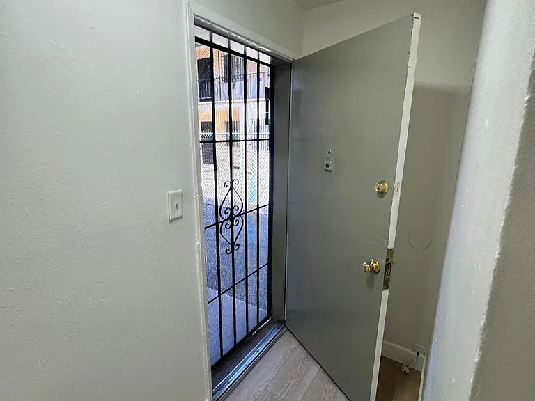 2666 Ellendale Pl — Photo 26