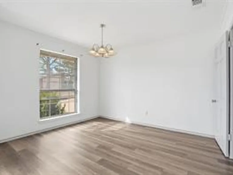 4612 Applewood Rd — Photo 11