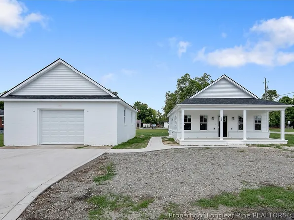 104 1st St, Stedman, NC 28391
