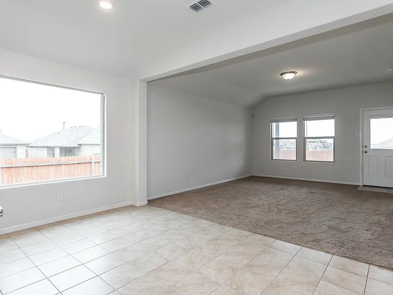 6901 Freeboard Way — Photo 5