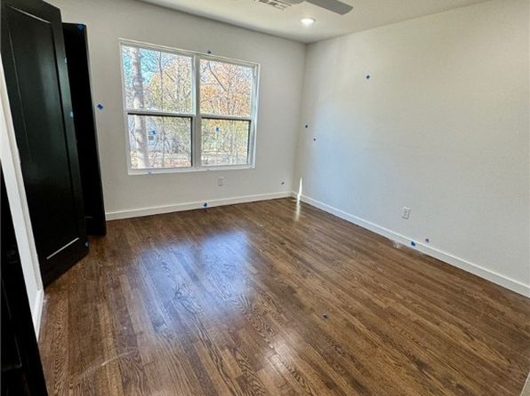 fayetteville-arkansas-442645588 picture