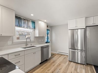 11 Railroad Ave APT 12, Rockport, MA, 01966
