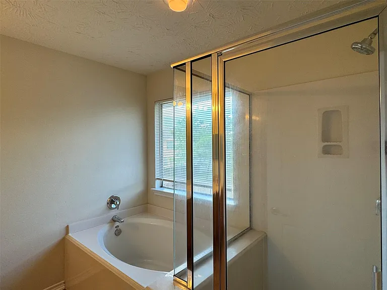 11515 Jacinth Ct — Photo 22
