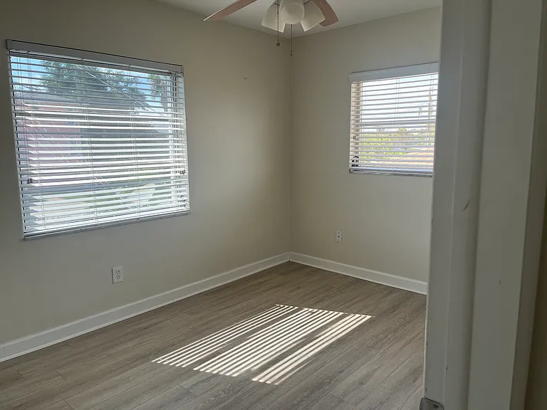 2303 Bay Blvd #2 — Photo 23