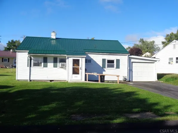 209 Sherwood Dr, Johnstown, PA 15905