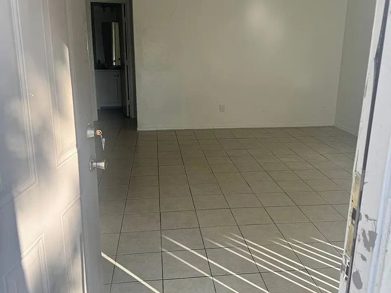 Campus Pointe Apartments — Photo 21