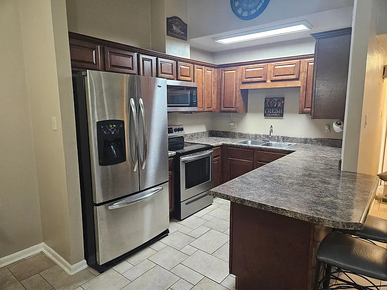 2711 Greenbriar Dr #A — Photo 5