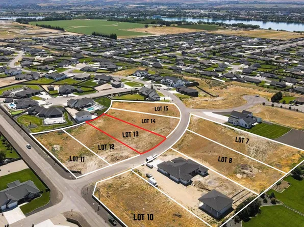7025 Eagle Crest Dr, Pasco, WA 99301