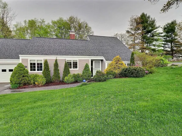 102 Hilltop Place #102, New London, NH 03257