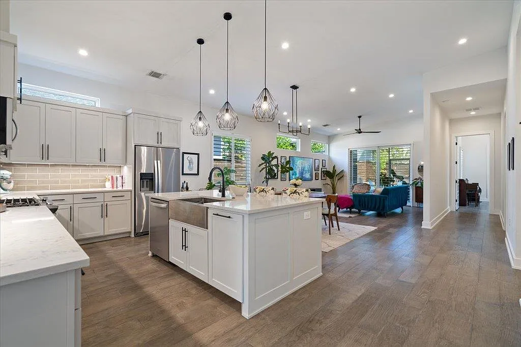 3 bed, 1800 sqft, $3,200 — Photo 2