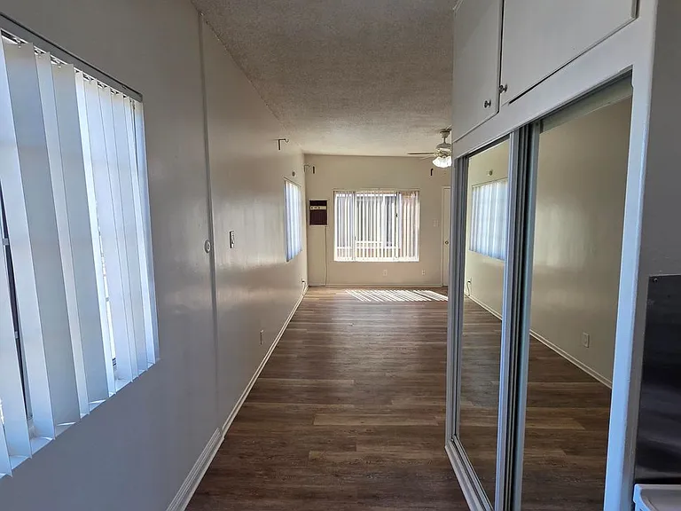 13501 Inglewood Ave — Photo 5