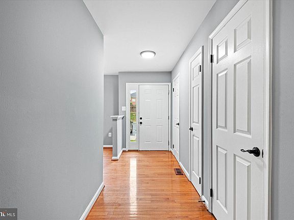 3rd image of 1887 Inglebrook Dr