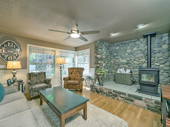 3rd image of 5042 Reservation Rd