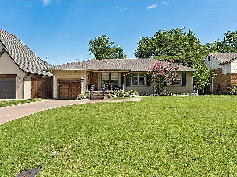 1105 Bedford Dr