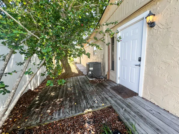 3402 W Van Buren Dr, Tampa, FL 33611