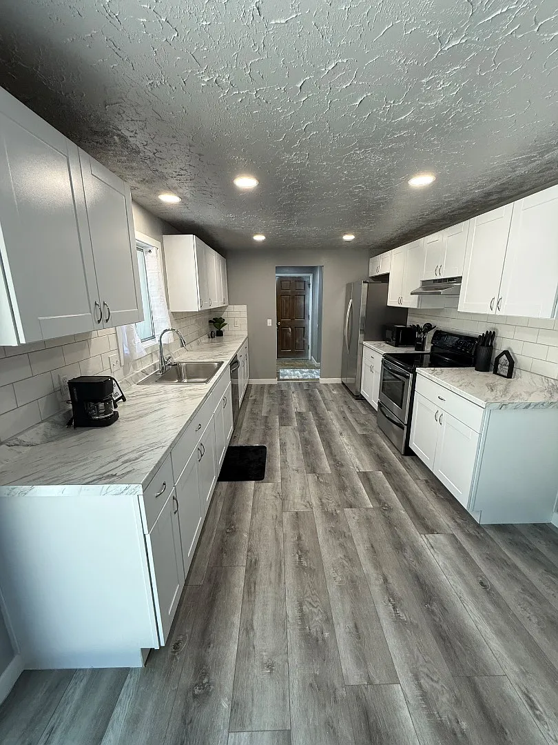 750 S Queens Guard Way - 4 — Photo 3