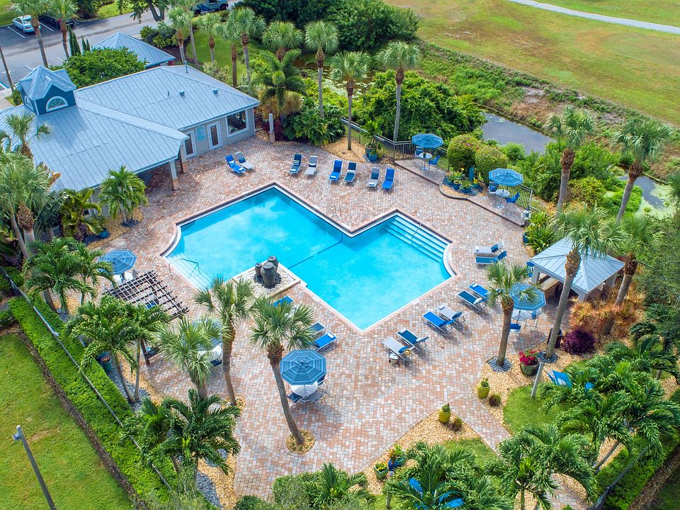 Delight in your own backyard oasis and all the exclusive amenities offered at Beachway Links Apartment Homes. Love where you live a home that feels like a dream vacation every day!