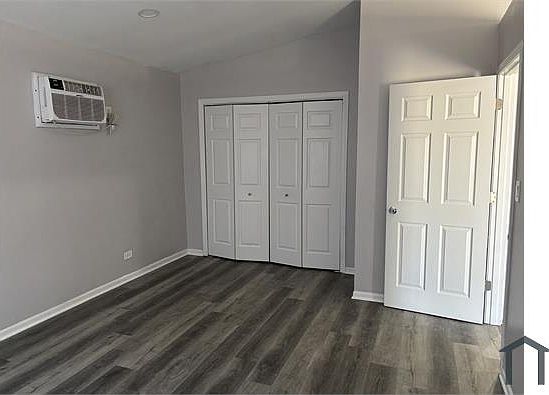 5th image of 930 N Cedar Lake Rd APT 1E