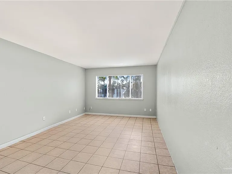201 N Montevideo Ave #2 — Photo 7