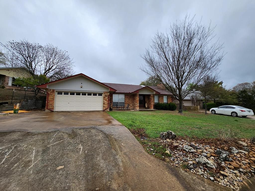 1305 Lytle St, Kerrville, TX 78028 Zillow