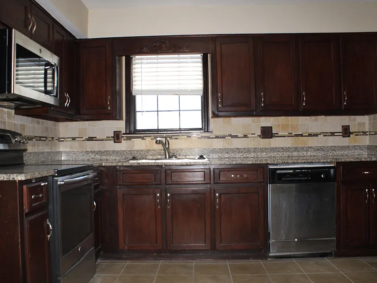 4104 Spencer St — Photo 10