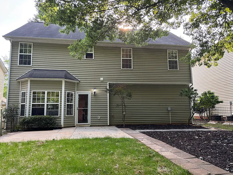 9159 Glenashley Dr — Photo 11