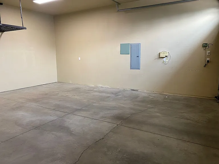 566 Village Dr — Photo 29