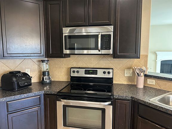 5th image of 217 Villanova Dr