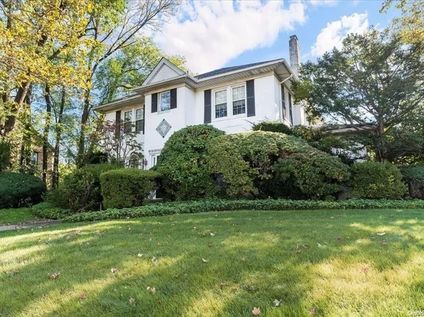 783 W West Broadway, Woodmere, NY 11598