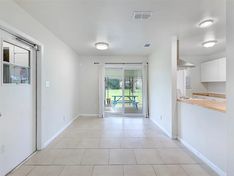 2713 Friar Tuck Ln — Photo 7