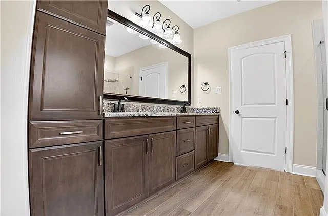 103 Cypress Park Ln — Photo 14