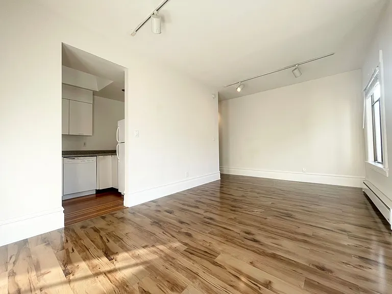 1343 Sacramento St #3 — Photo 5
