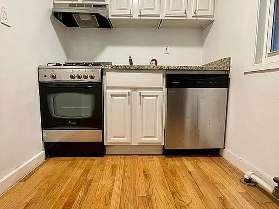 2nd image of 184 Avenue A #2B