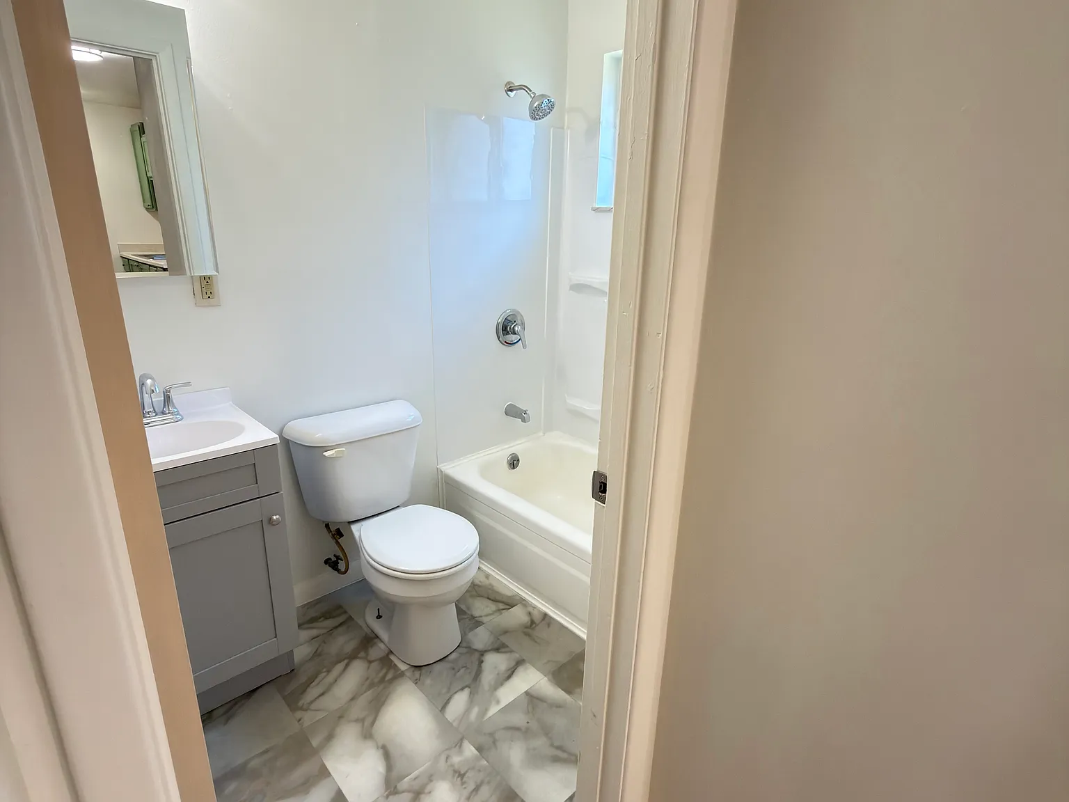 1 bed, 636 sqft, $1,050 — Photo 4