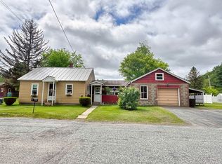 40 Maria St, Claremont, NH 03743