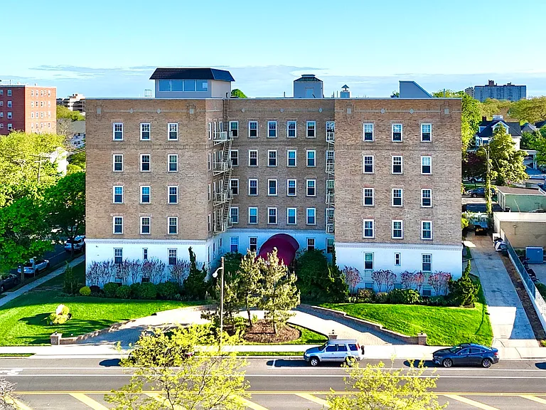 500 Deal Lake Dr #2D — Photo 10