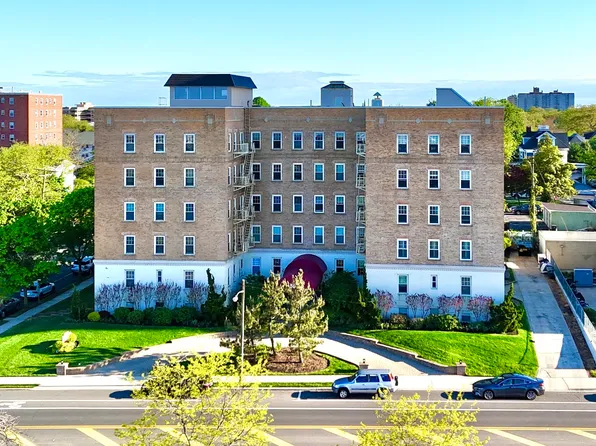 500 Deal Lake Drive #2D, Asbury Park, NJ 07712